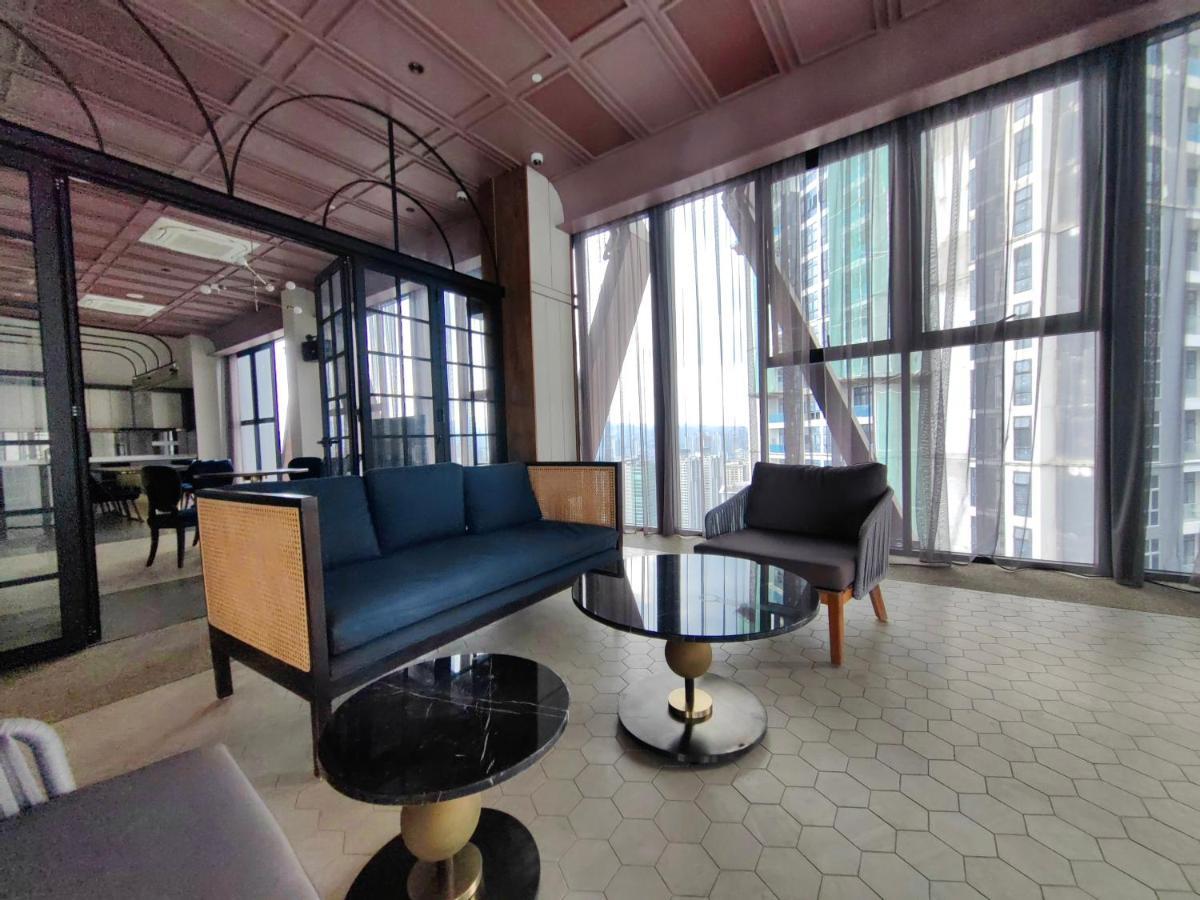 Scarletz Suites At Klcc By Veedu Hauz Kuala Lumpur Bagian luar foto