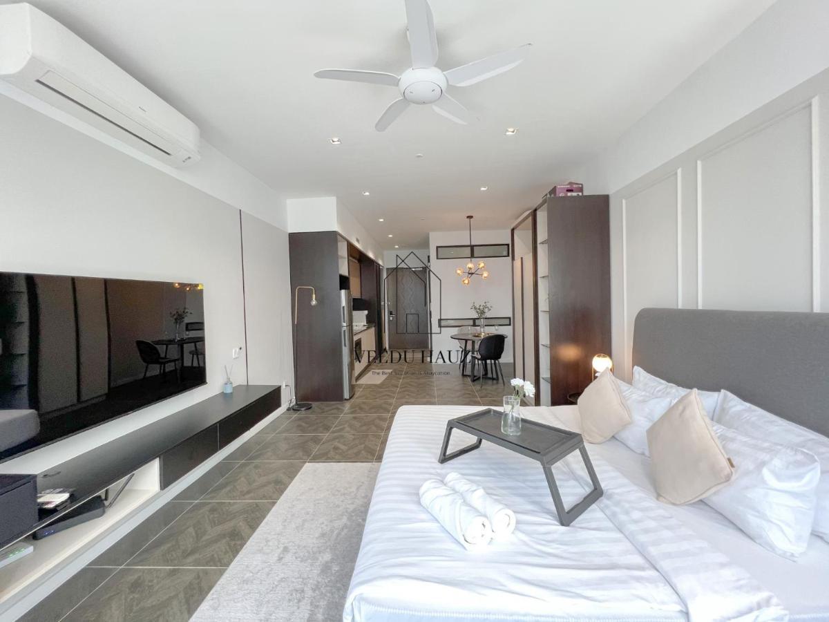 Scarletz Suites At Klcc By Veedu Hauz Kuala Lumpur Bagian luar foto